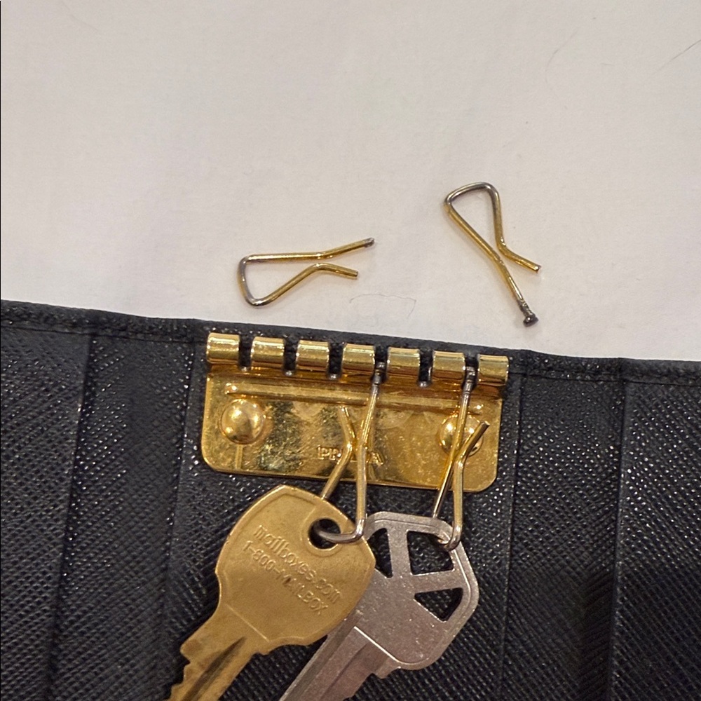 Prada Authentic Black Saffiano Leather Gold Key and Card Holder - Picture 5 of 9